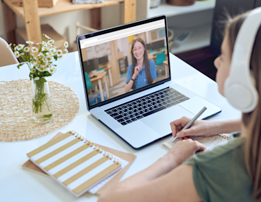 Online SATs tutor delivering a 1 to 1 online SATs tuition session.